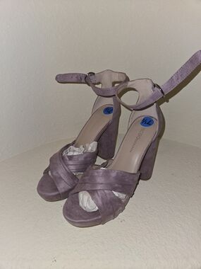 BCBG Mauve Suede Crisscross Ankle Strap Block Heels